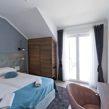 Ξενοδοχείο Perla 3*