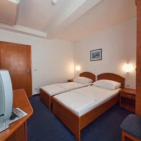 Otel Perla 3*